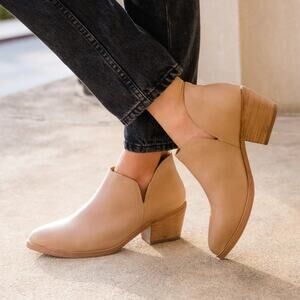 Nisolo Tan Ankle Boots